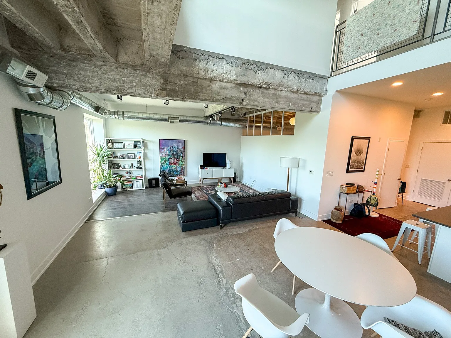 4601 N Paulina — Photo 3