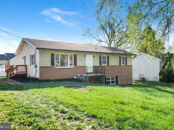 3313 Charles Town Rd, Kearneysville, WV 25430