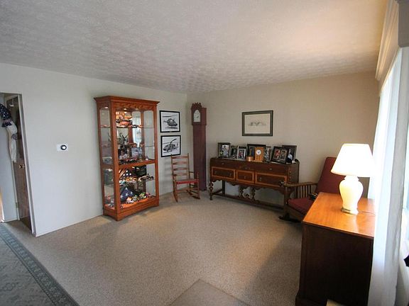 4th image of 4627 Reinbeau Dr