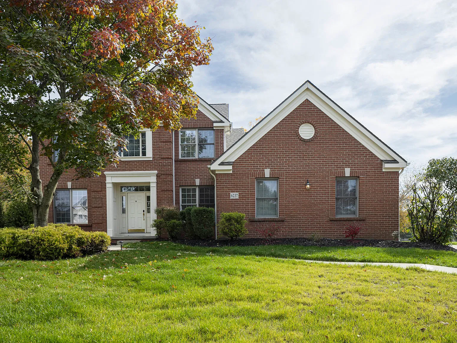 5 bed, 3.5 bath, 3799 sqft, $4,495 — Photo 1