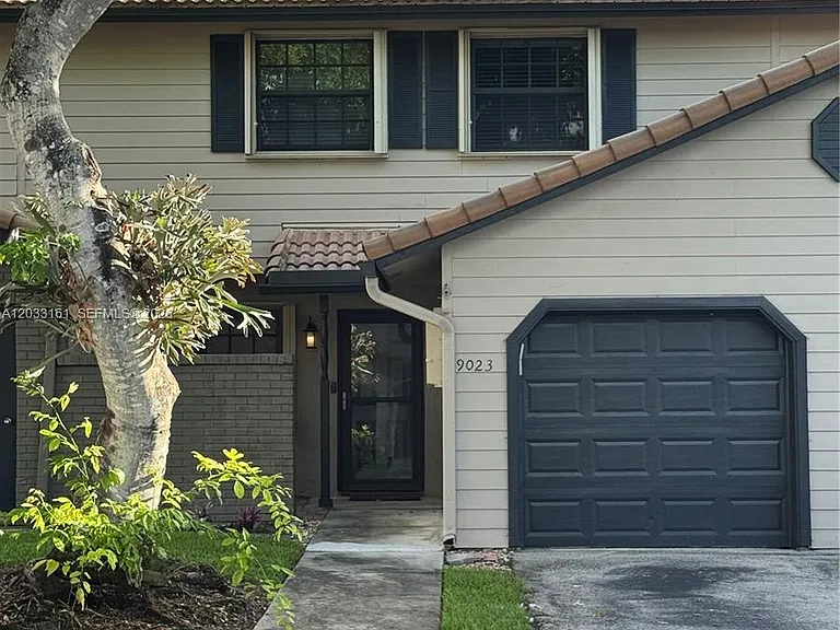 9023 Vineyard Lake Dr #0 — Photo 1