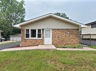 16216 Forest Ave, Oak Forest, IL 60452