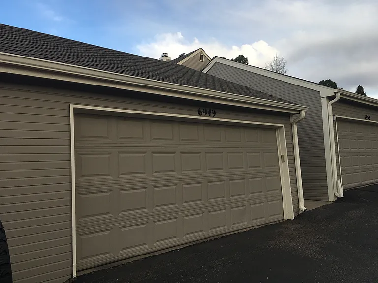 Detached 2 car garage with opener