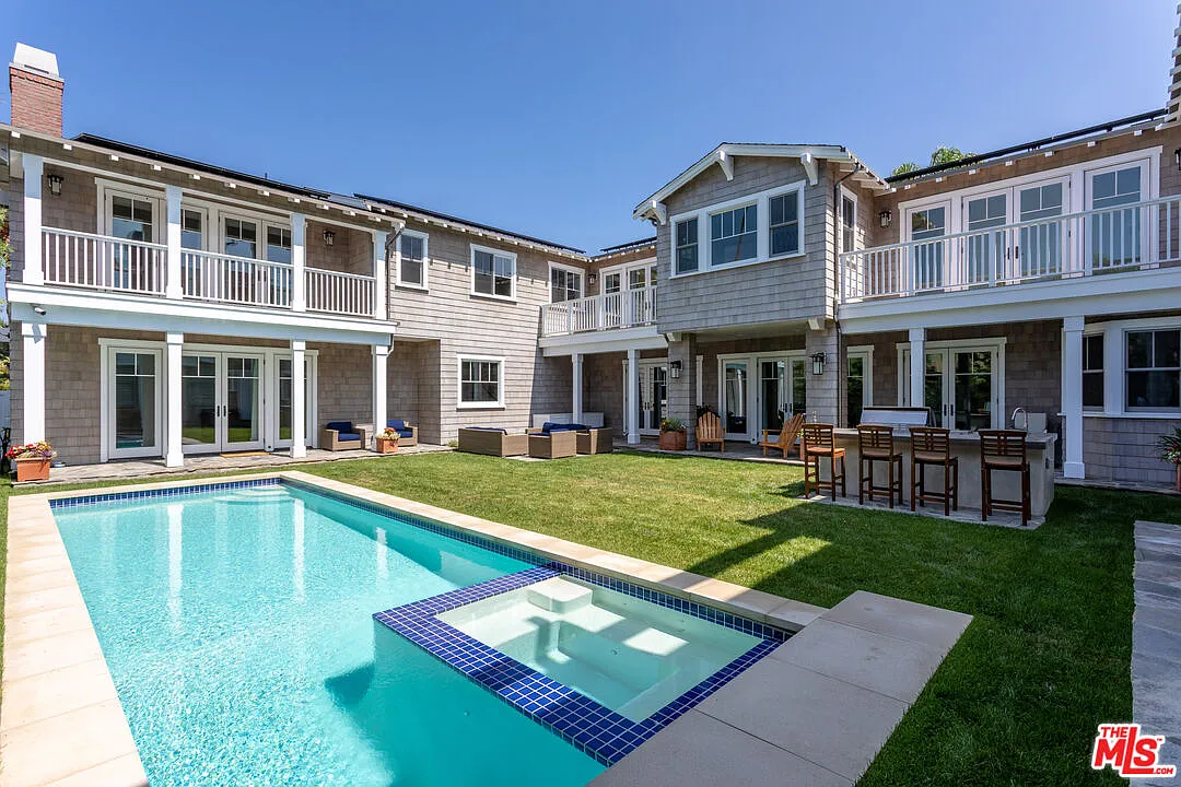 5 bed, 6.5 bath, 7013 sqft, $35,000 — Photo 1