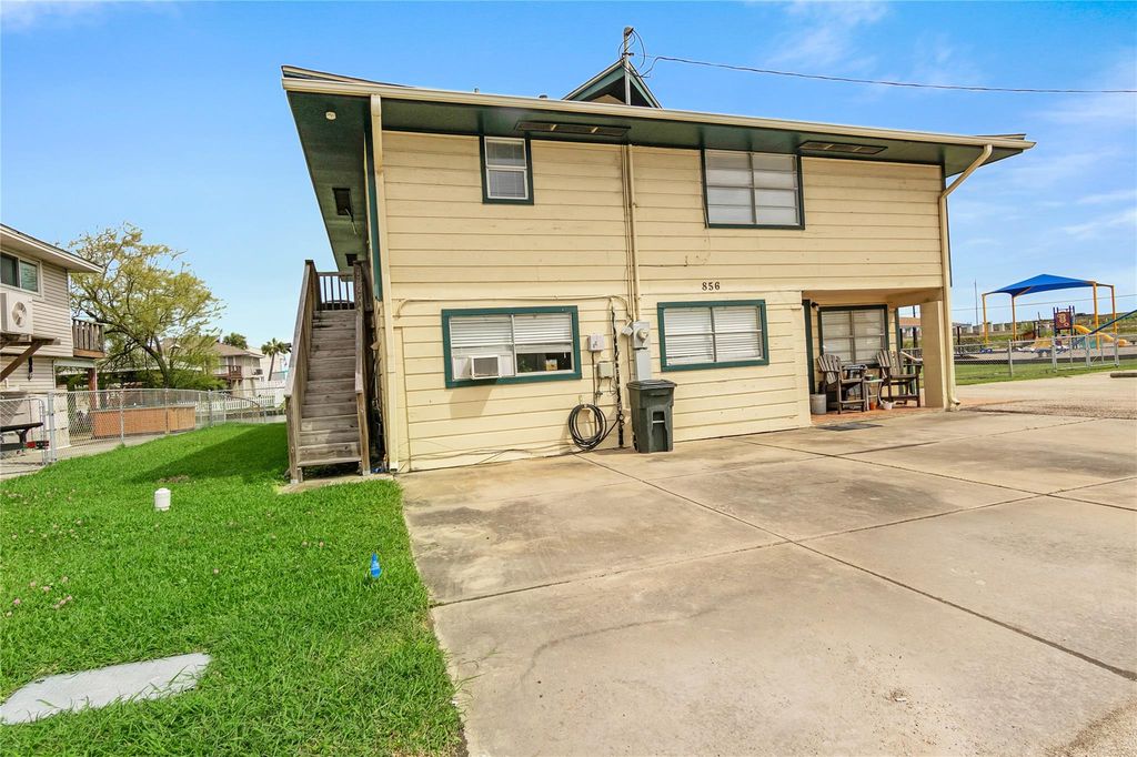 856 Bonita St, Hitchcock, TX - View 2