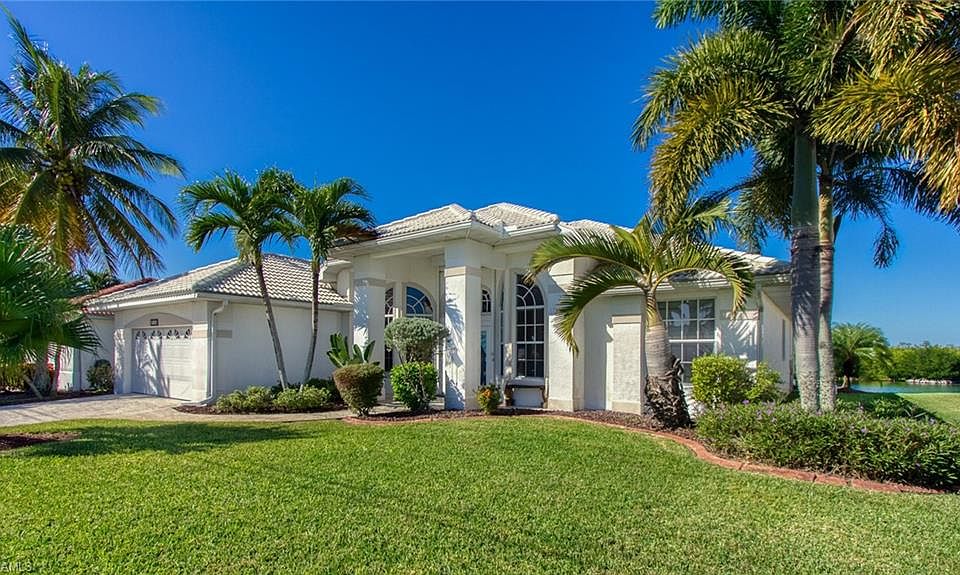 1st image of 3718 Surfside Blvd