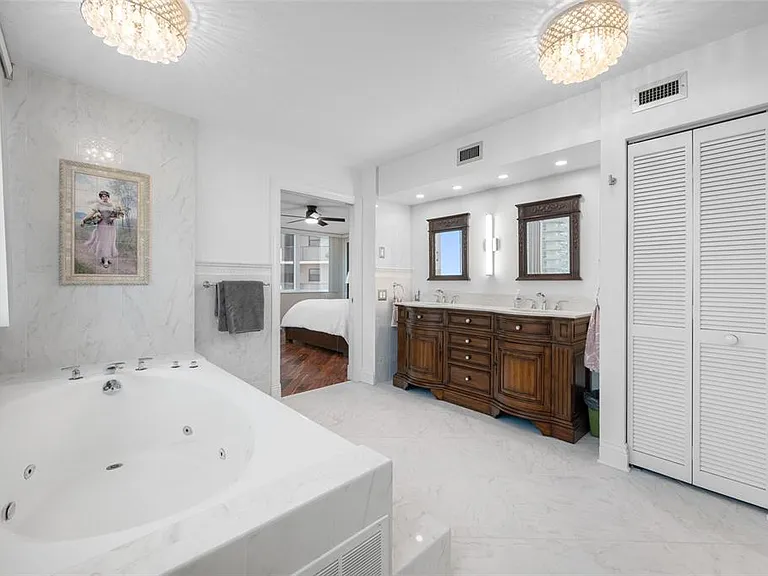 1600 Gulf Blvd #1016 — Photo 54