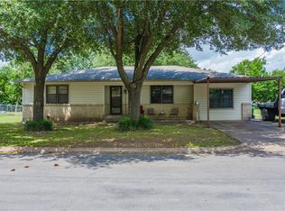 805 N Main St, West, TX 76691