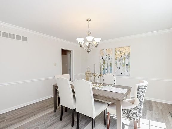 5th image of 15279 Lochcrest Ct