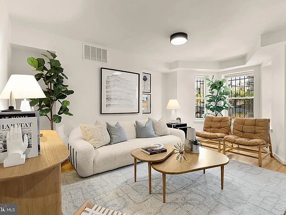 3rd image of 31 Florida Ave NE