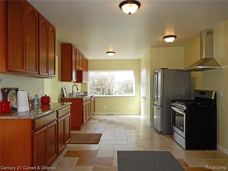 6550 N Inkster Rd — Photo 17