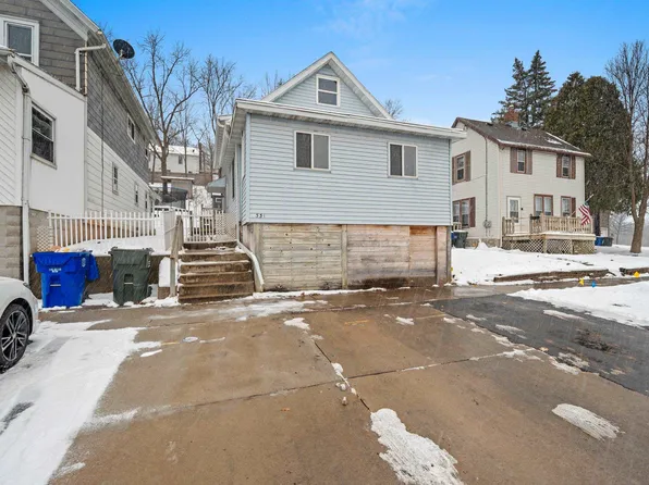 331 W 3rd St, Kaukauna, WI 54130