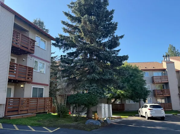 9725 Independence Dr, Anchorage, AK 99507