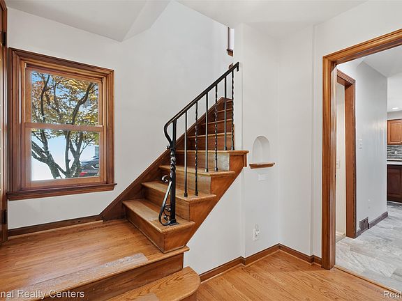 3rd image of 169 McKinley Ave