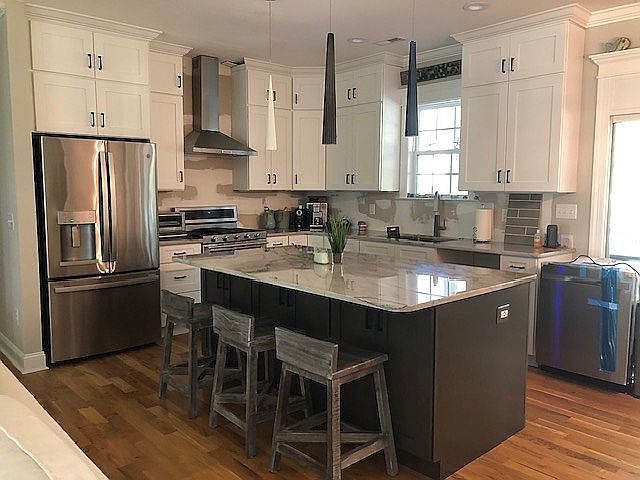 2nd image of 610 Clarendon Ave