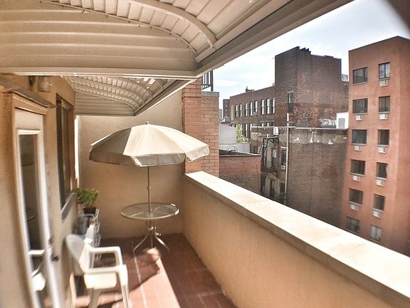 5th image of 422 E 10th St APT 6R