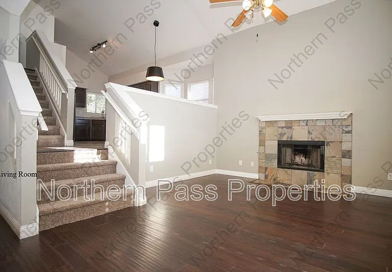 1516 Cherokee Ridge Dr — Photo 3