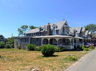 8 Pequot Ave, Oak Bluffs, MA 02557