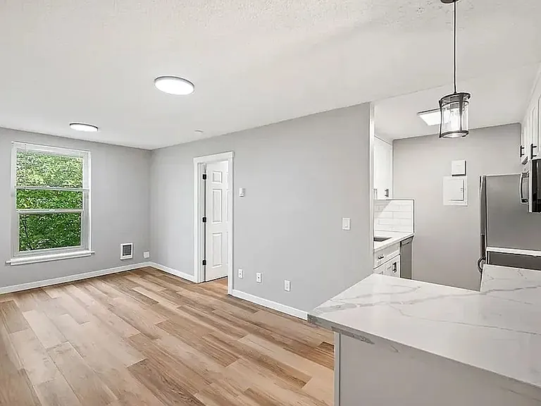 Belcourt Apartments — Photo 8