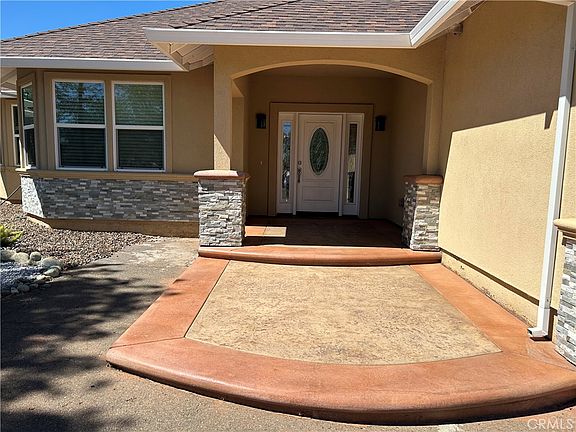 4th image of 1549 West Dr