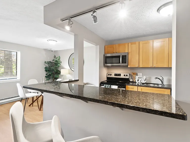 The Flats At Fox Hill — Photo 39