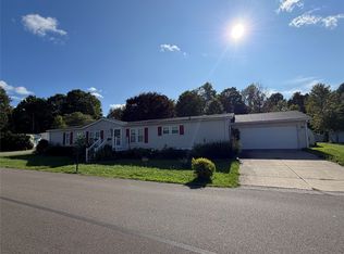555 Shadybrook Cir, Girard, PA 16417