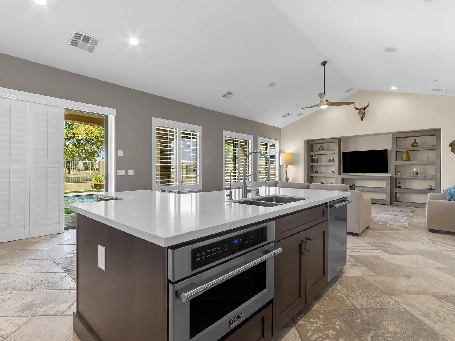 14450 W Coronado Rd — Photo 4