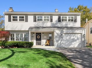 598 Park Plz, Glen Ellyn, IL 60137
