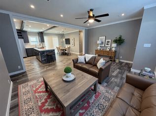 100 Parma Ct #PALO102, Sanger, TX 76266