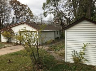 610 Lakeshore Dr, Avoca, WI 53506