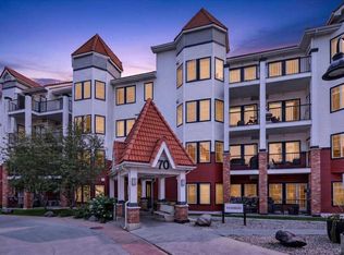 70 N Royal Oak Plz NW #303, Calgary, AB T3G0C6