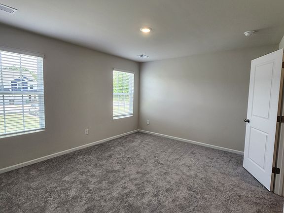 5th image of 712 Peyden Ln #712