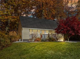 303 Lanewood Dr, New Castle, PA
