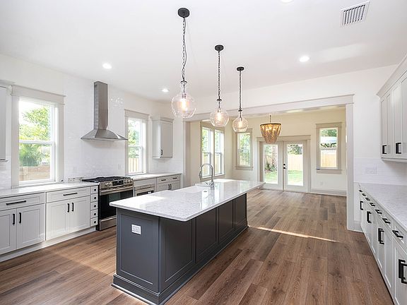 4th image of 207 W Wilder Ave