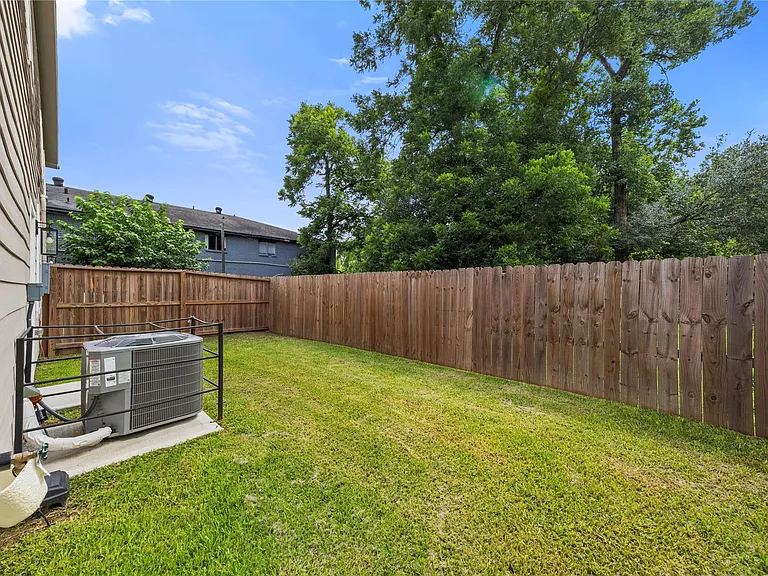 7418 Mount St — Photo 38