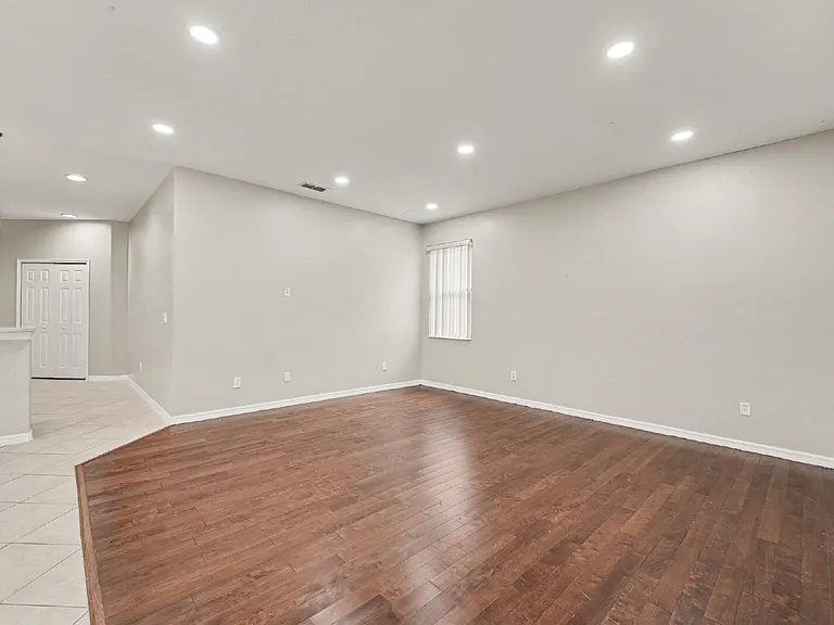2056 Clapper Trl — Photo 5