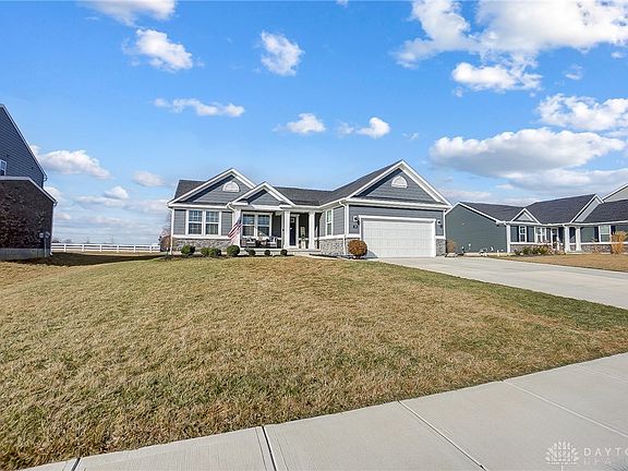 2nd image of 139 Chapel Dr W