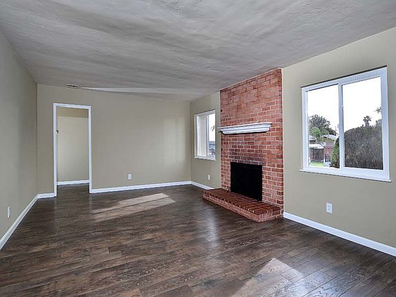 2nd image of 403 Vista Way