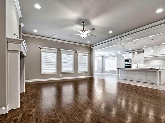 5th image of 6110 W Noble St