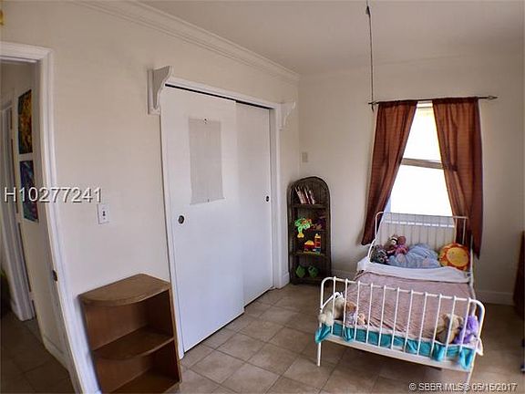 3rd image of 1251 NE 39th St