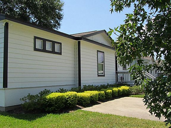 5th image of 9639 Oak Hill Dr