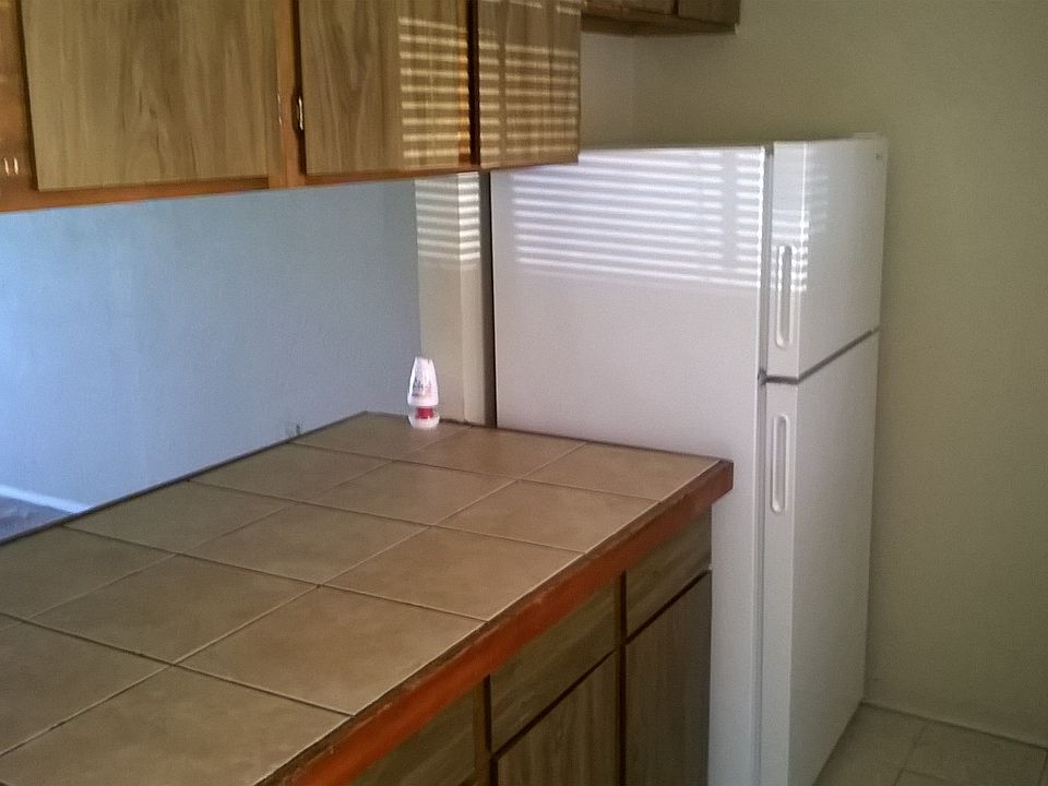 2nd image of 102 River Rd APT B