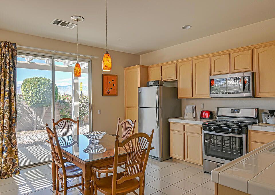 エビングハウス4 DTC Wide Angle Corner Lazy Susan Pantry Self Closing 155 Degree