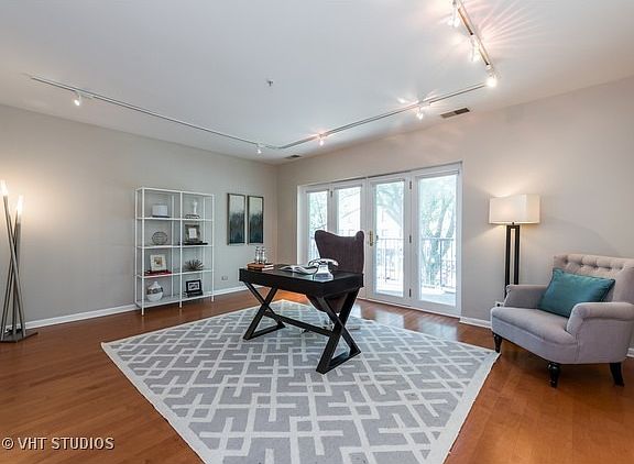 5th image of 1319 Chicago Ave APT 202