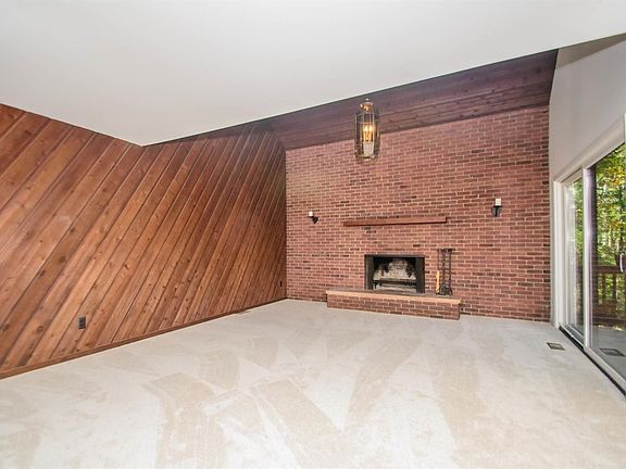 3rd image of 3995 Waldenwood Dr