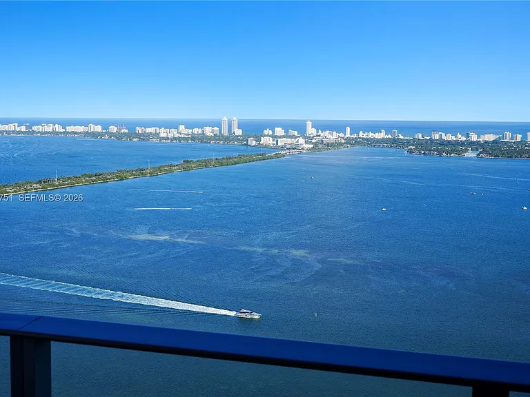 700 NE 24th St #Penthouse 5801 — Photo 37