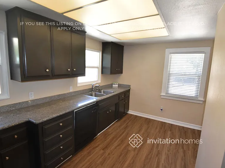 1446 N Euclid Ave — Photo 9