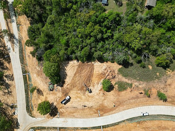 4th image of 1111 Ellen Donald Ln