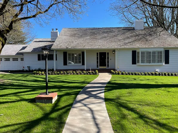 4900 SW Windsor Ct, Portland, OR 97221