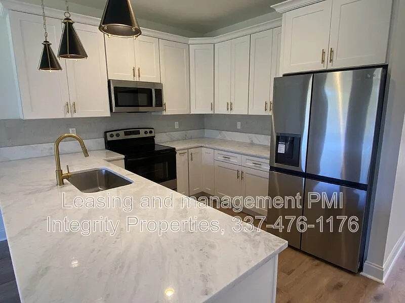 Building Photo - 8550 Cat Rd #B